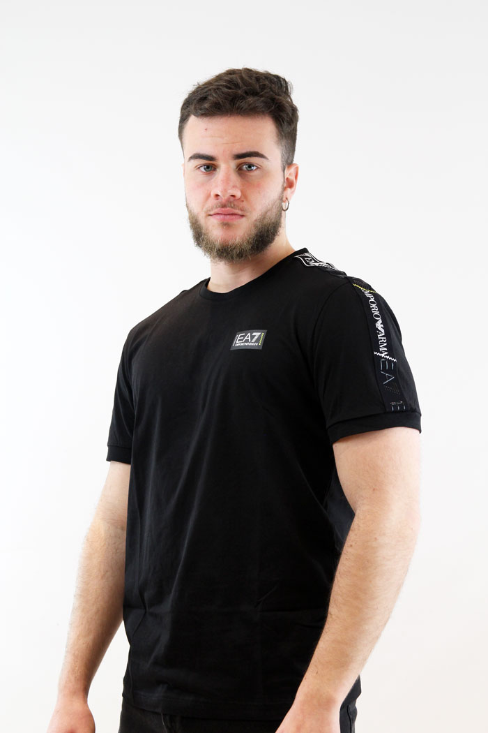 t-shirt logo series con logo