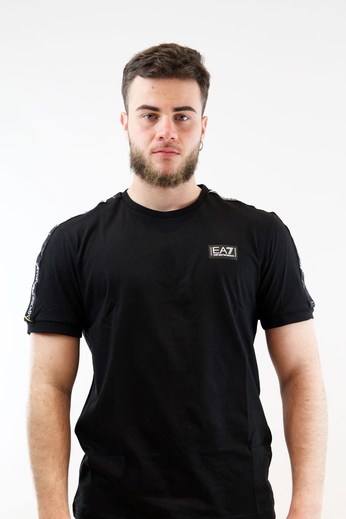 t-shirt logo series con logo